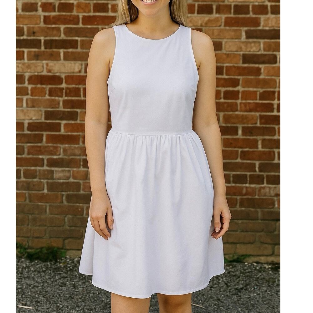 Michael Kors White Dress Fit Flare Sleeveless Solid Summer Classic Pockets sz 6